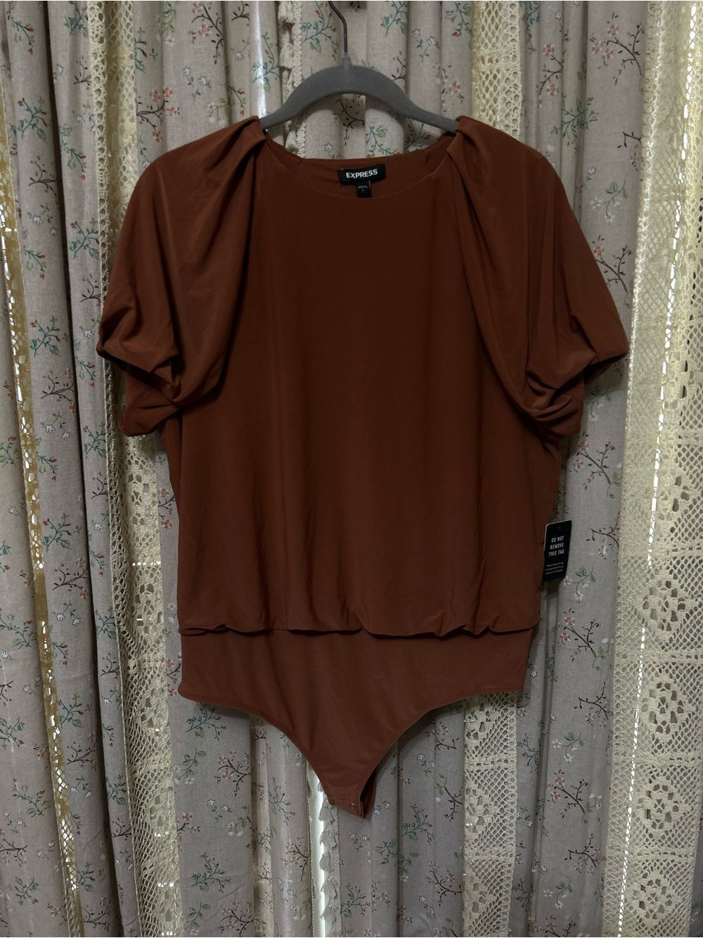2/$28 EXPRESS Puff Sleeve Bodysuit Brown Stretch Knit Top NWT Size Large